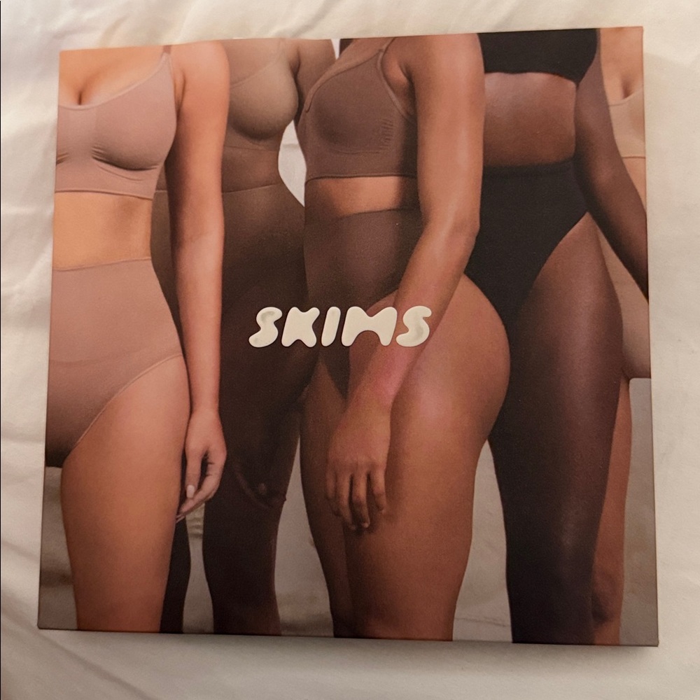 Skims Core Control Thong size L/XL nice color onyx new skims Large/XL Skims